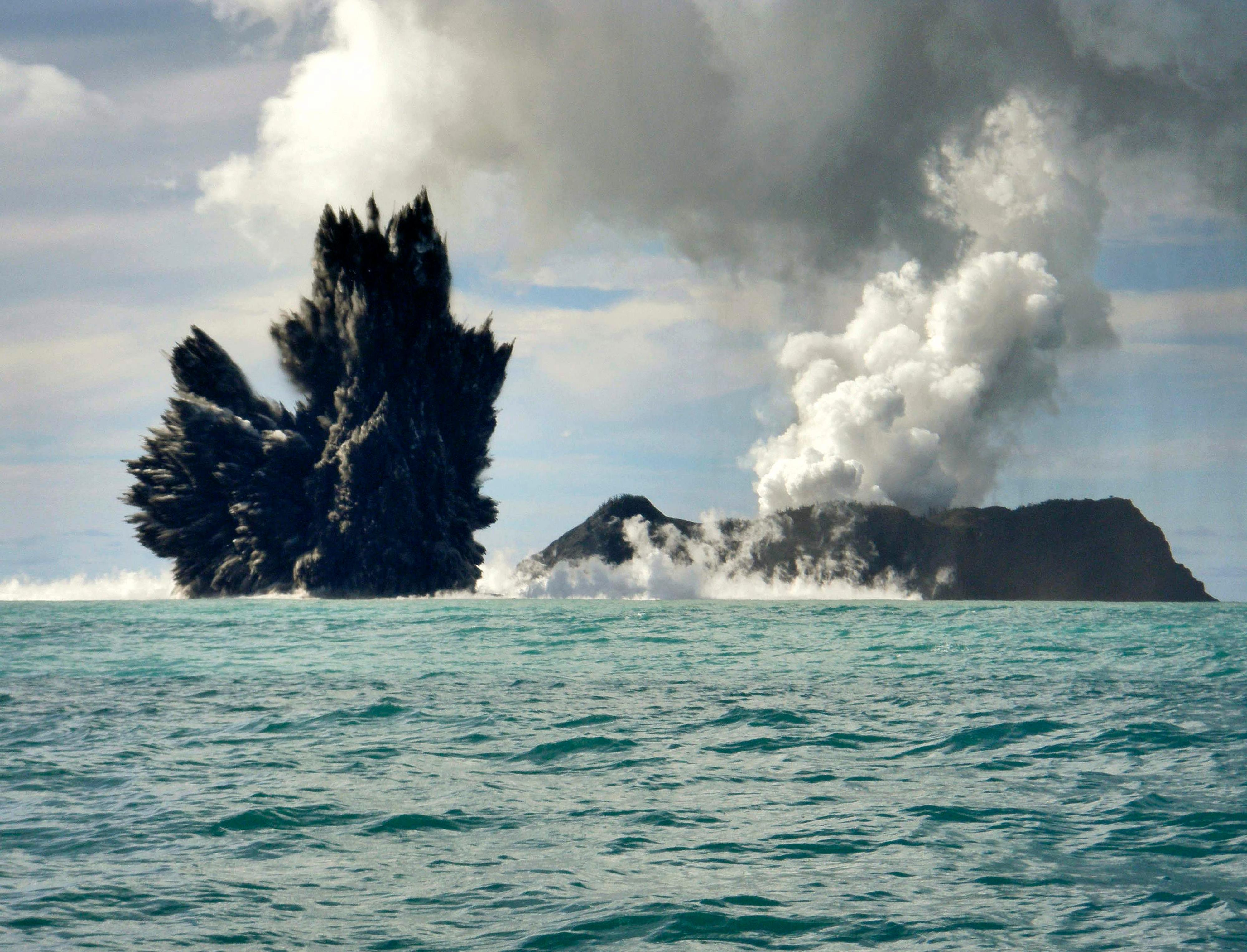 Eruption sous-marine aux Tonga