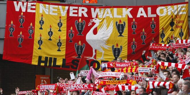 En 2009, les fans de Liverpool avaient rendu hommage aux victimes de la tragédie de Hillsborough, survenue 20 ans plus tôt à Sheffield.
