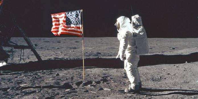 Ils N Ont Jamais Marche Sur La Lune