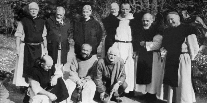 Sur cette photo de groupe, non datée, figurent les sept moines qui furent enlevés dans la nuit du 26 au 27 mars 1996 dans leur monastère de Tibéhirine, au sud d'Alger.