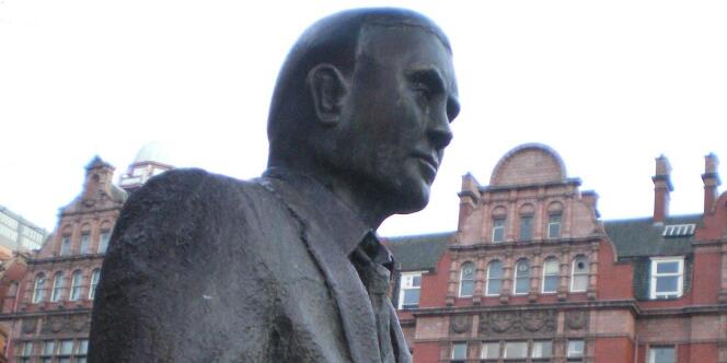 La statue à la mémoire d'Alan Turing, inaugurée en 2001 à Manchester. 