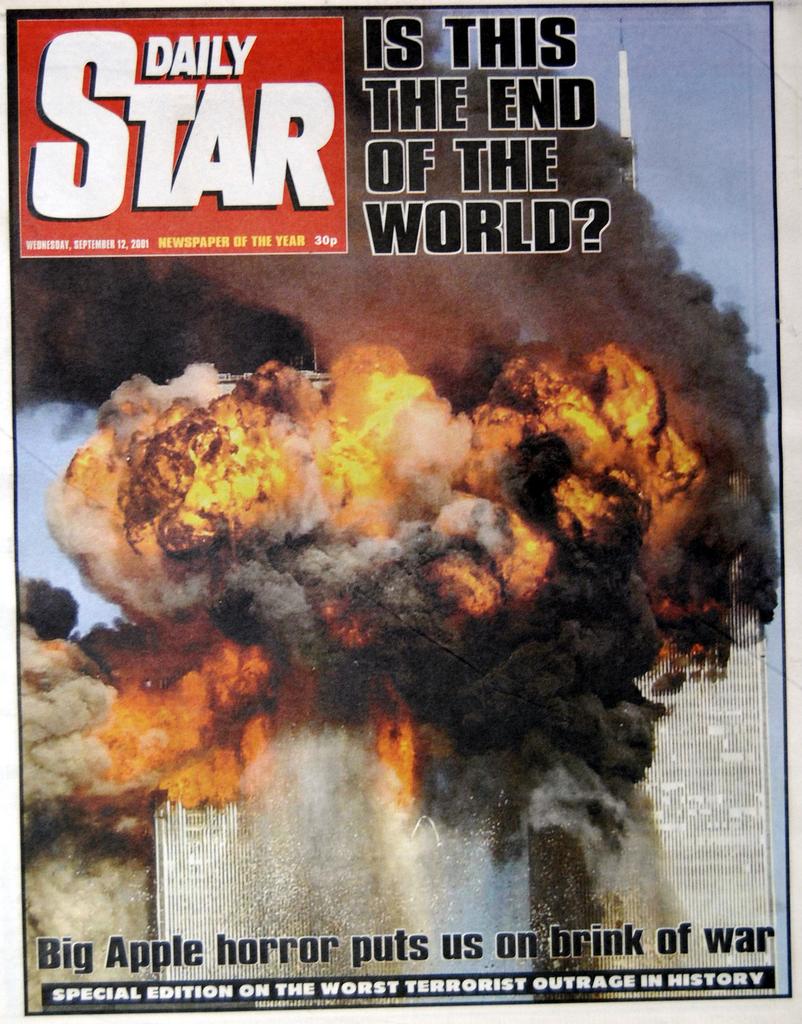 Le 11 Septembre 2001 En Anglais "C'est la guerre", "Salauds", "Combien de morts ?" : les "unes" du 12
