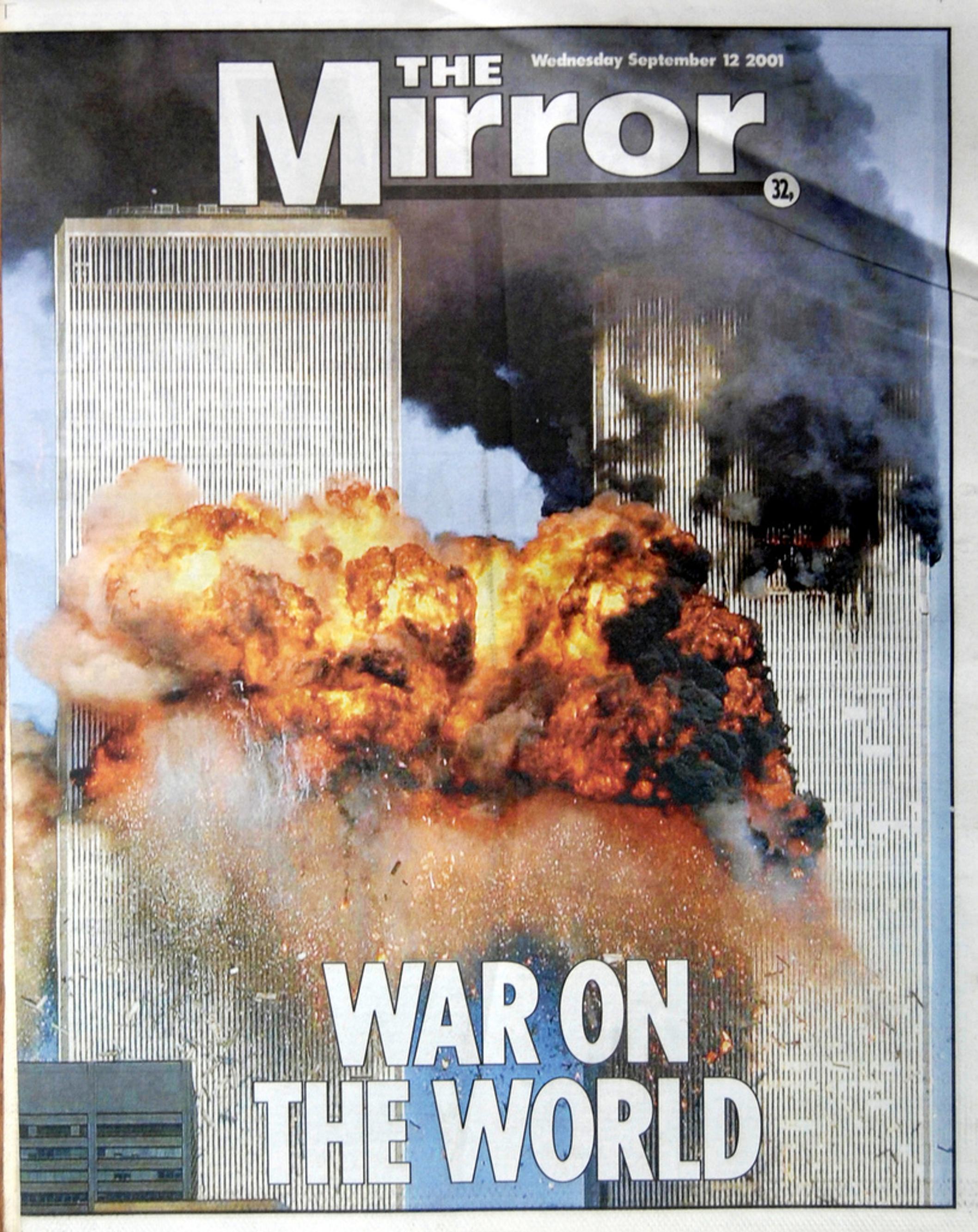 Le 11 Septembre 2001 En Anglais "C'est la guerre", "Salauds", "Combien de morts ?" : les "unes" du 12