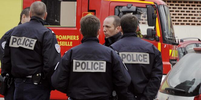 Une équipe de policiers à Marseille. 