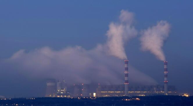 La centrale de Belchatow, en Pologne, premier émetteur européen de CO2.