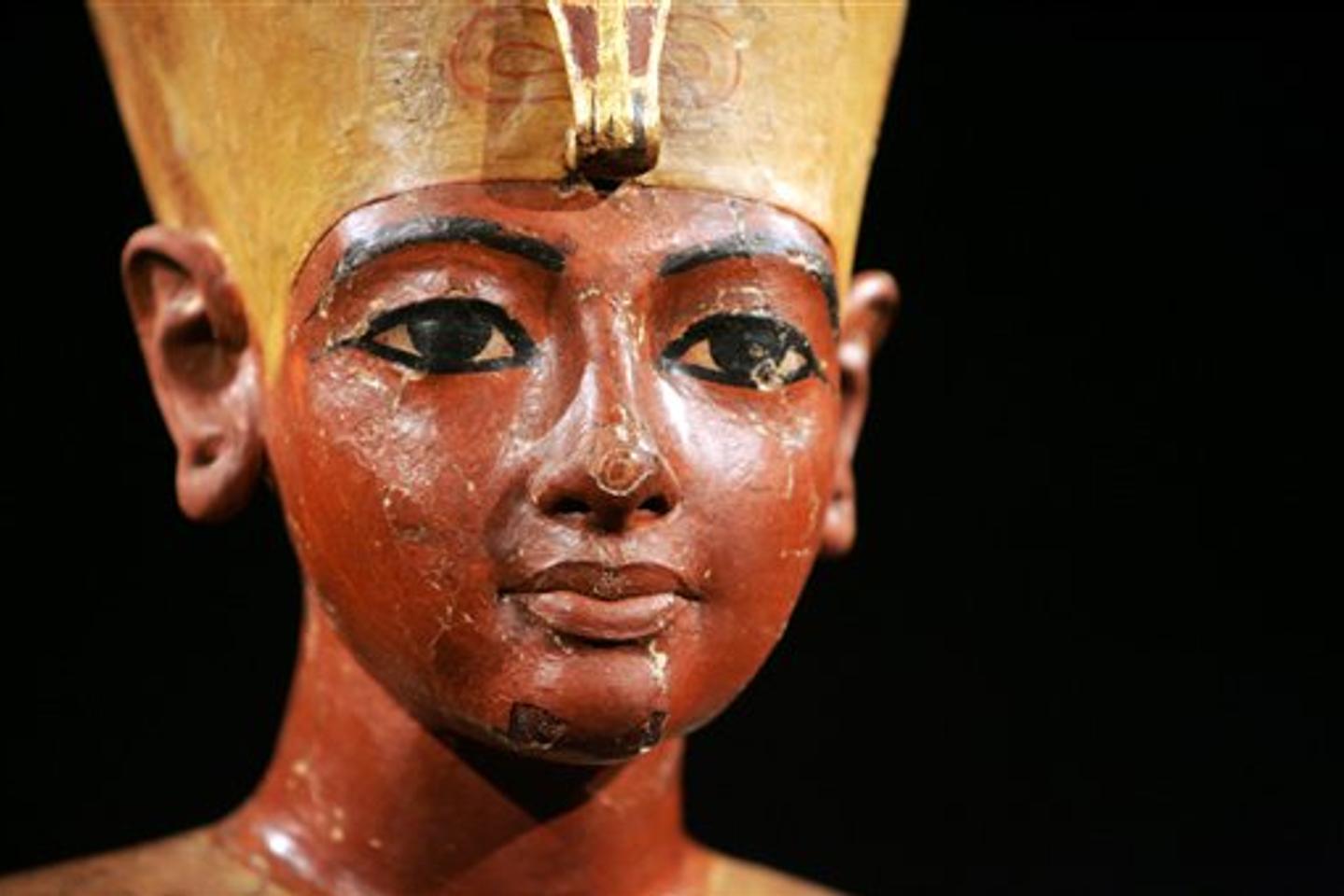 Toutankhamon, ses visages et ses mystères