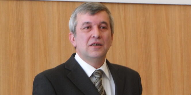 Jean-Luc Laurent, maire du Kremlin-Bicêtre, a ravi la circonscription val-de-marnaise au Parti communiste, devant le maire d'Ivry-sur-Seine, Pierre Gosnat.