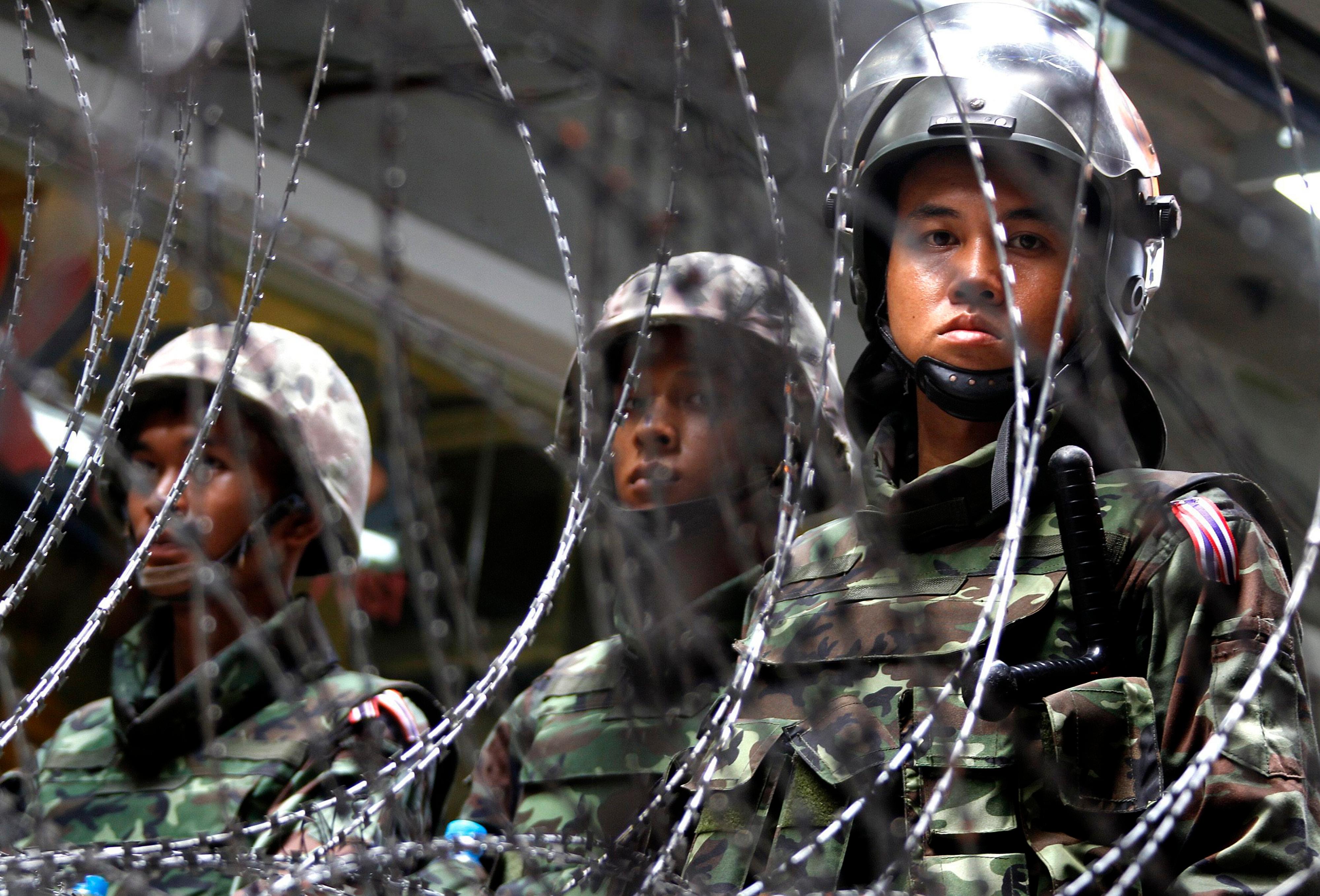 Gign Meilleur Groupe D'intervention Au Monde A Bangkok, le gouvernement et l'armée menacent d'une "intervention musclée"