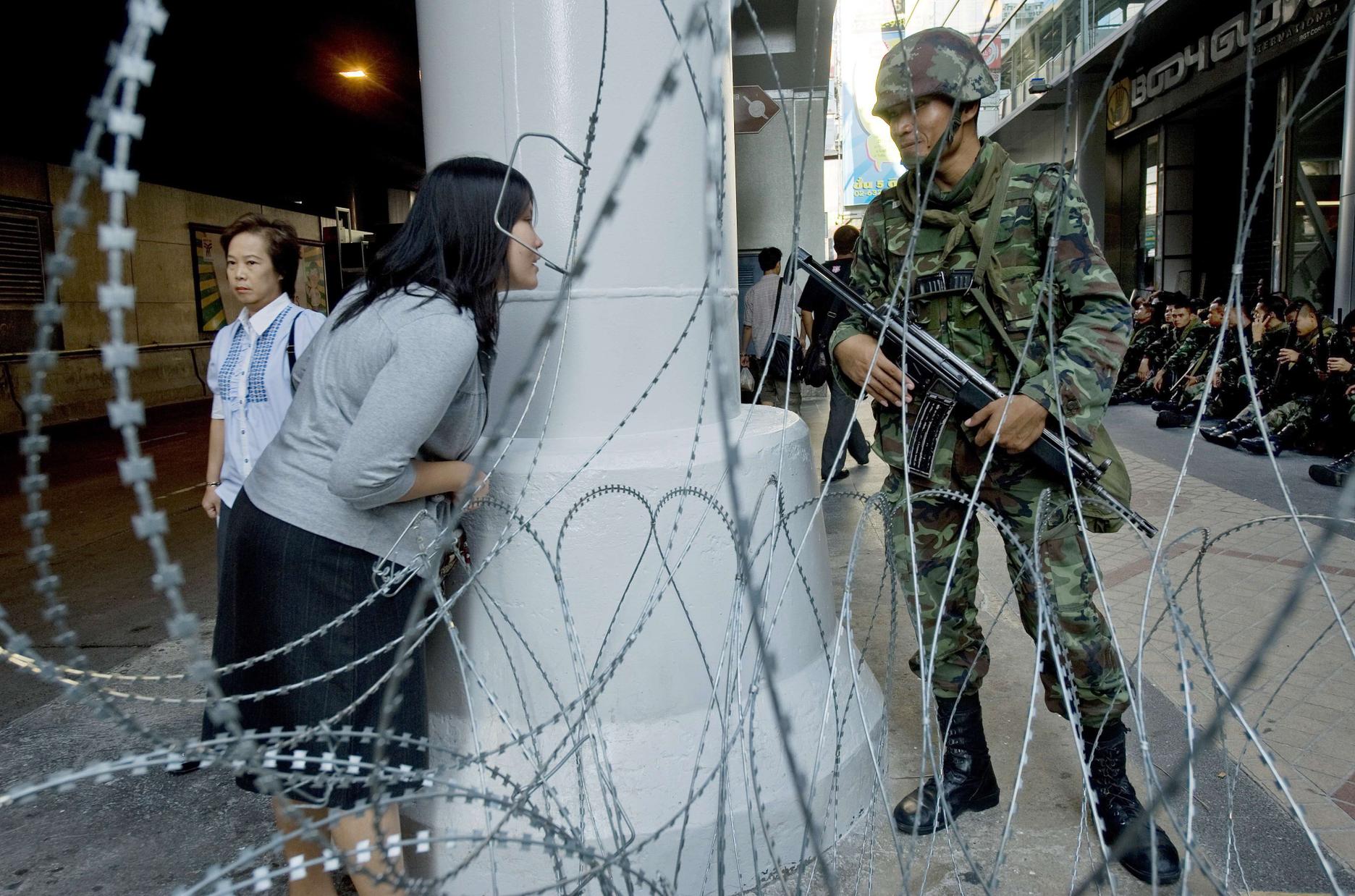 Gign Meilleur Groupe D'intervention Au Monde A Bangkok, le gouvernement et l'armée menacent d'une "intervention musclée"