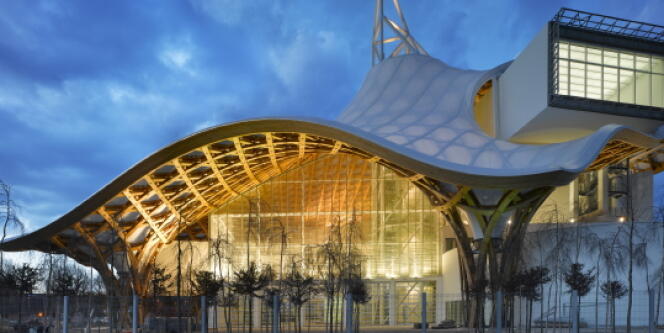 Le Centre Pompidou-Metz, lieu pluridisciplinaire, inauguré le 11 mai par Frédéric Mitterrand.