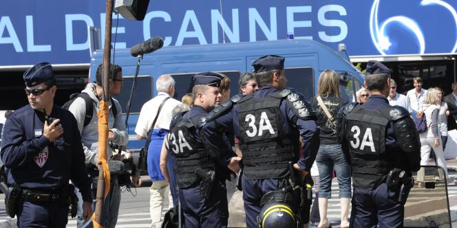 Des mesures de sécurité exceptionnelles ont été mises en place autour du Palais des festivals à Cannes, le 21 mai 2010.
