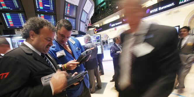 La Bourse de New York (7 juin). Mardi 29 juin,  le Dow Jones a reculé de 2,65 %. 