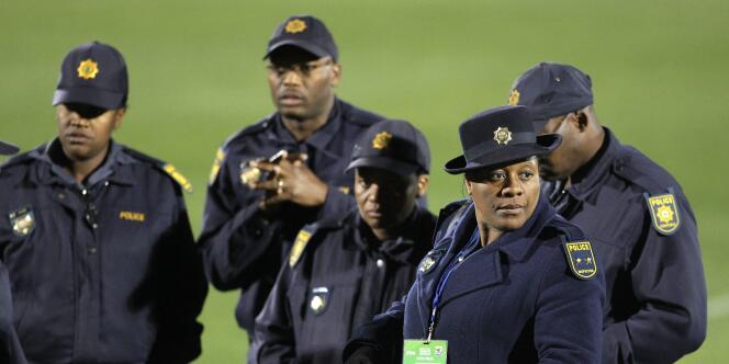La police sud-africaine durant un entraînement de l'équipe du Ghana