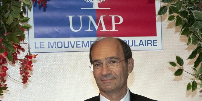Le ministre du travail français Eric Woerth lors d'une réunion au Raincy, le 6 juillet 2010.