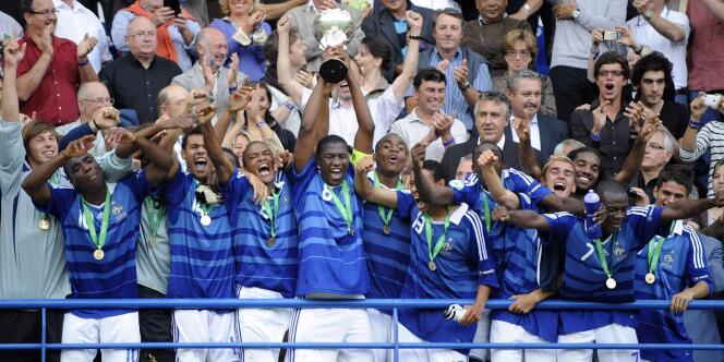 Les jeunes tricolores remportent le championnat d'Europe des moins de 19 ans, le 30 juillet 2010, à Caen.