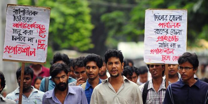 Manifestation d'étudiants à Dhaka, au Bangladesh, le 15 juillet.