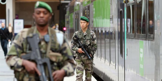Intervention De L Armee A Marseille Le Debat Relance