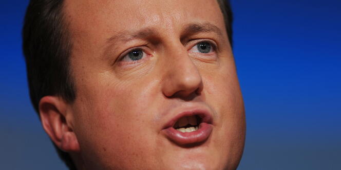 Le premier ministre britannique, David Cameron, a annoncé le démantèlement du seul porte-avions britannique entièrement opérationnel. 