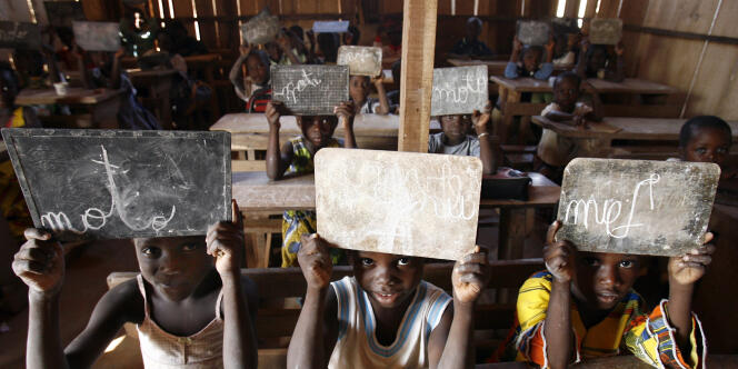 Une classe de français en Côte-d'Ivoire.
