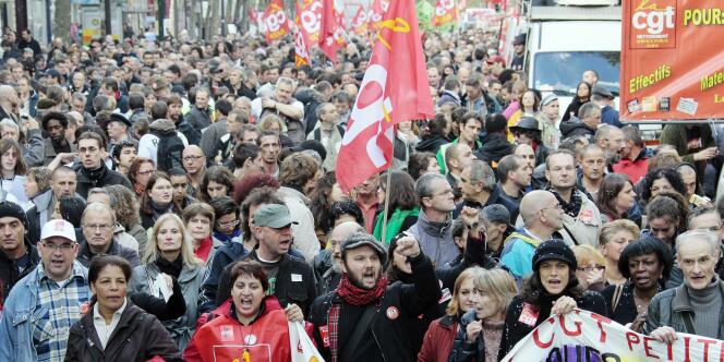 A Paris, entre 50 000 et 310 000 personnes ont défilé, samedi 16 octobre, selon les sources.