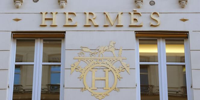 Façade d'un magasin Hermès à Paris en octobre 2011.