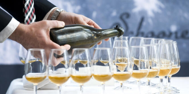 Selon les chiffres publiés mercredi 15 janvier par le Centre interprofessionnel des vins de Champagne, 304 millions de bouteilles sont sorties des caves champenoises, en 2013.