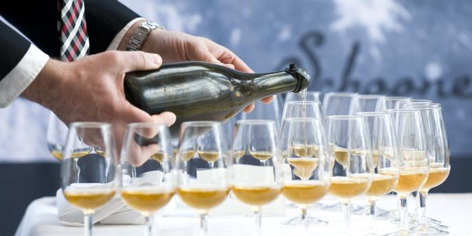 Dans Quel Verre Faut Il Boire Du Champagne