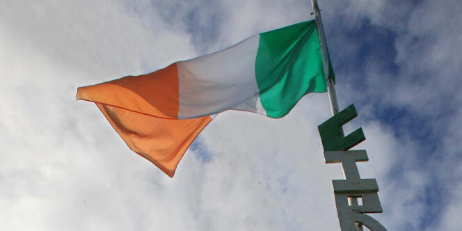 En 2011, l'économie irlandaise s'est de nouveau contractée de 0,2 % au quatrième trimestre, après avoir reculé de 1,1 % au trimestre précédent.