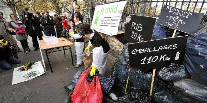 Seules 90 collectivités françaises pratiquent aujourd'hui le tri et la collecte séparée, selon le Centre national d'information indépendante sur les déchets (Cniid) qui a lancé une campagne sur le sujet le 4 juin.