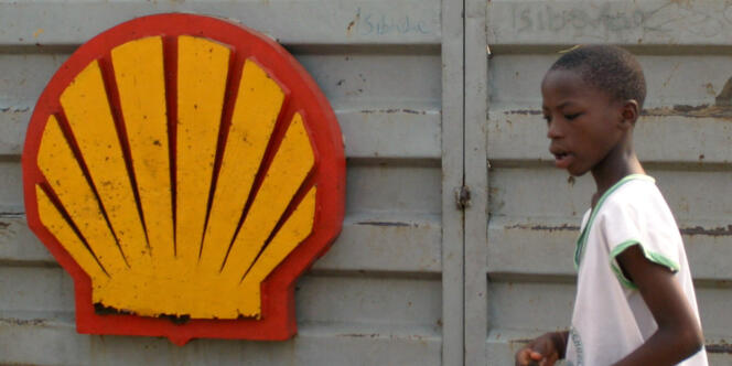 Logo de Shell dans le delta du Niger.