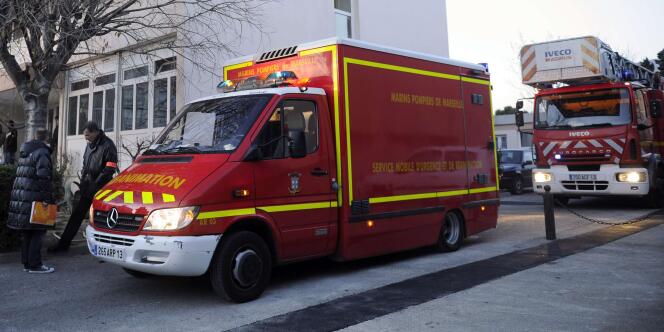 Des camions de pompiers à Marseille.