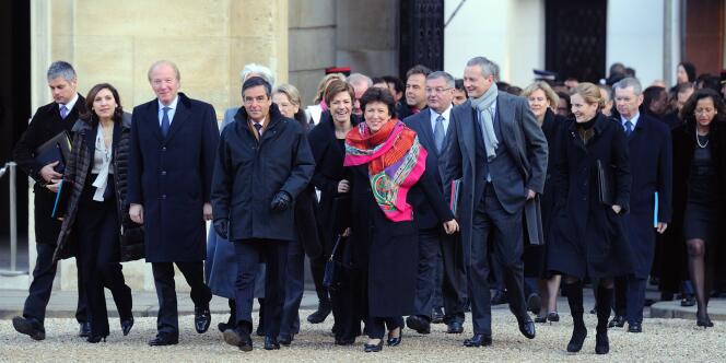 Les membres du gouvernement arrivent à pied à l'Elysée pour le premier conseil des ministres de l'année 2011, mercredi 5 janvier.