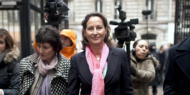 Ségolène Royal arrive au siège du Parti socialiste à Paris, le 11 janvier.