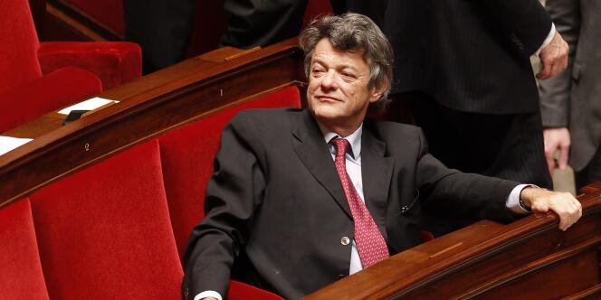 Jean-Louis Borloo à l'Assemblée nationale à Paris, le 12 janvier 2011.