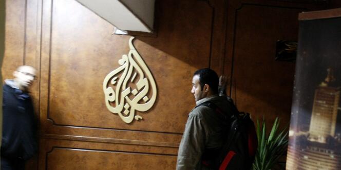 L'entrée des locaux d'Al-Jazira au Caire, le 30 janvier.