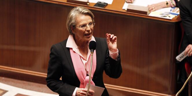 Michèle Alliot-Marie lors de la séance de questions au gouvernement, mardi 8 février.