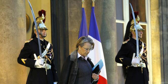 Michèle Alliot-Marie sortant de l'Elysée le 15 février 2011.