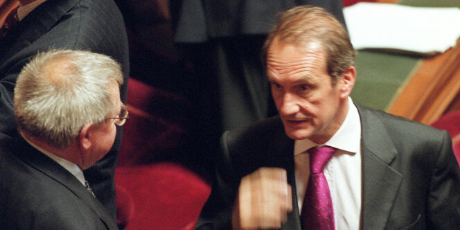 Gérard Longuet au Sénat, en 2001.