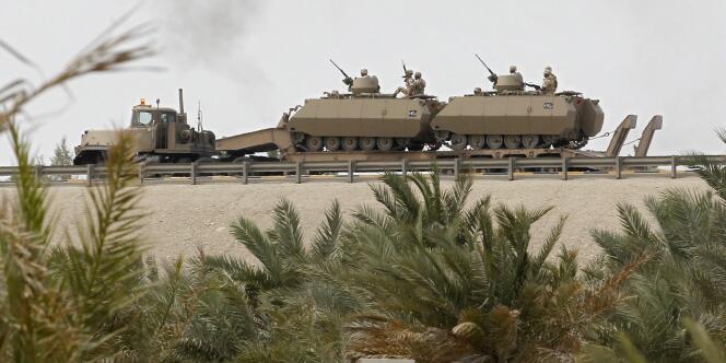 Des troupes du du Conseil de coopération du Golfe entrent à Bahrein, le 15 mars.