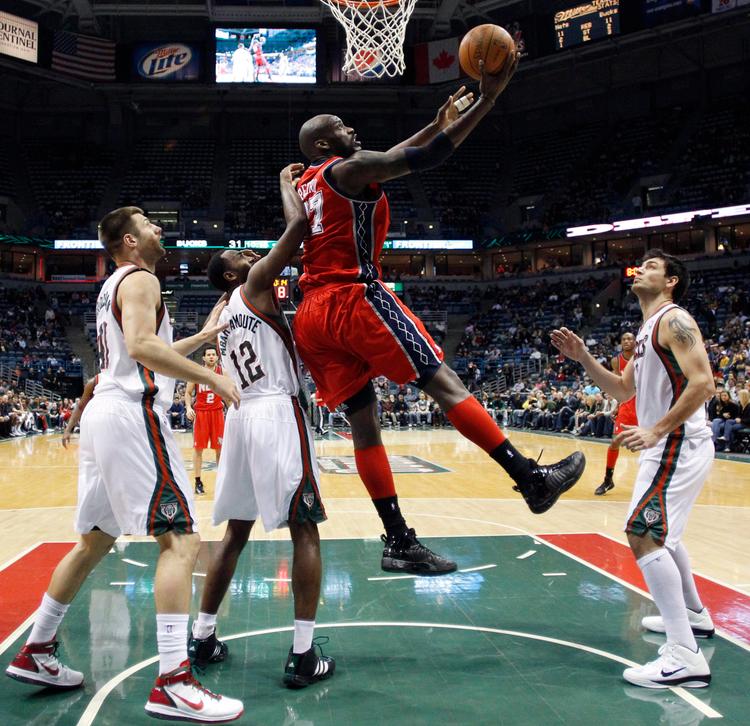 NBA : Nicolas Batum brille contre les Lakers, Beaubois en ...