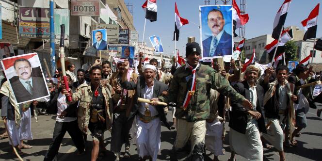 Des partisans du président Saleh à Sanaa, le 25 mars 2011.