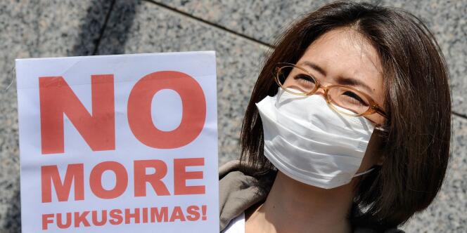 Une manifestation antinucléaire, devant le siège de TEPCO, à Tokyo, le 14 avril 2011.