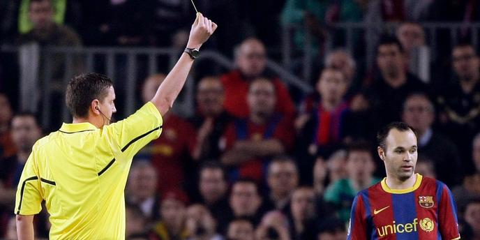 Ligue Des Champions Iniesta Et Le Vrai Faux Carton Jaune