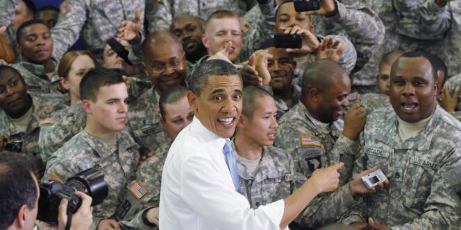Barack Obama sur une base militaire dans le Kentucky, vendredi 6 mai.