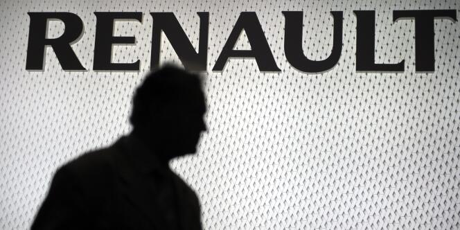 Renault avait licencié en janvier 2011 trois de ses cadres, les accusant à tort d'espionnage industriel. Par la suite on avait découvert que l'histoire avait été montée de toutes pièces par le service interne de sécurité du groupe automobile français.