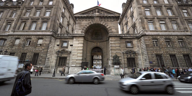 La préfecture de police de Paris.
