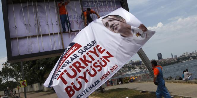 L'AKP de Recep Tayyip Erdogan apparait comme le grand favori des élections en Turquie, dimanche 12 juin.