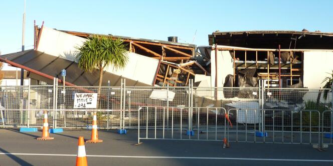 Un bâtiment s'est effondré à Christchurch. 