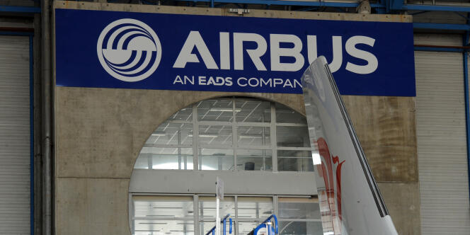 L'avionneur européen aura recruté plus de 4 000 salariés dans le monde en 2012 dont 50% en France. Ici, l'usine de fabrication des Airbus à Blagnac, près de Toulouse, en avril 2011.