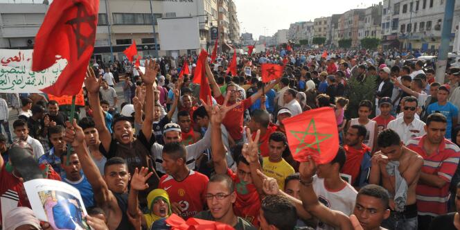Des milliers de manifestants ont répondu à l'appel du Mouvement du 20 février qui exige des réformes politiques et l'avènement d'une véritable monarchie parlementaire au Maroc.